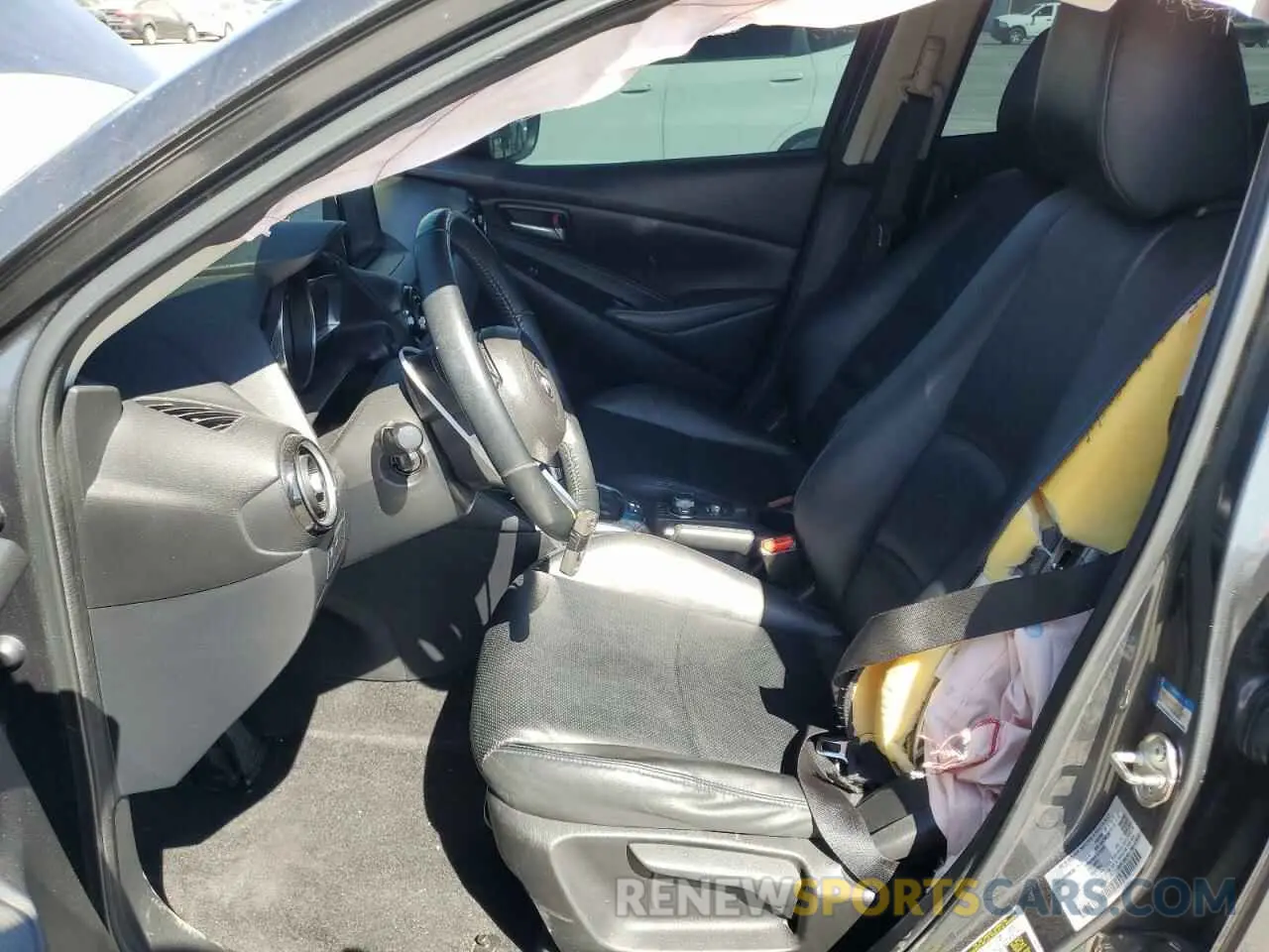 7 Photograph of a damaged car 3MYDLBJV2LY705604 TOYOTA YARIS 2020