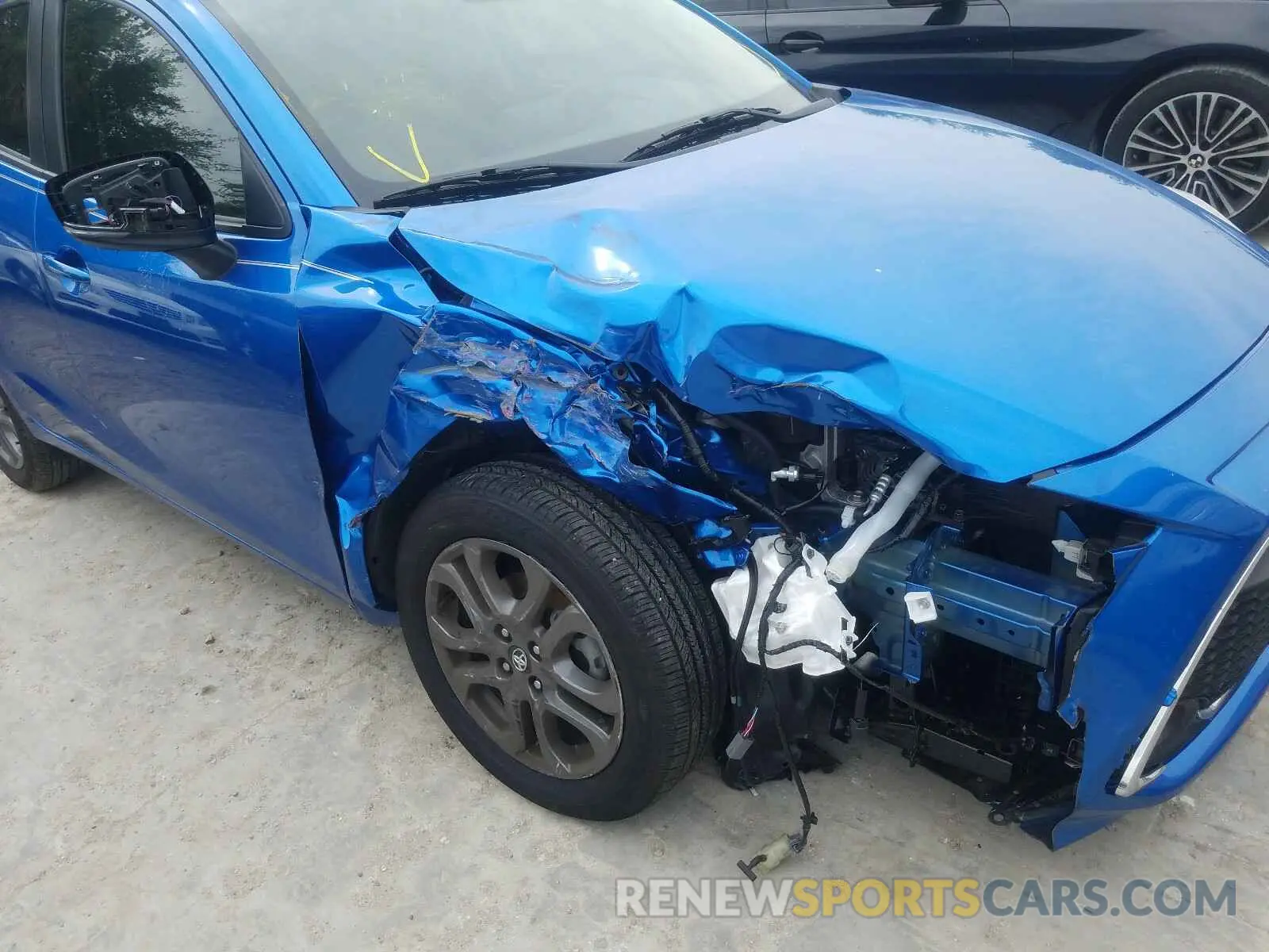 9 Photograph of a damaged car 3MYDLBJV2LY709135 TOYOTA YARIS 2020