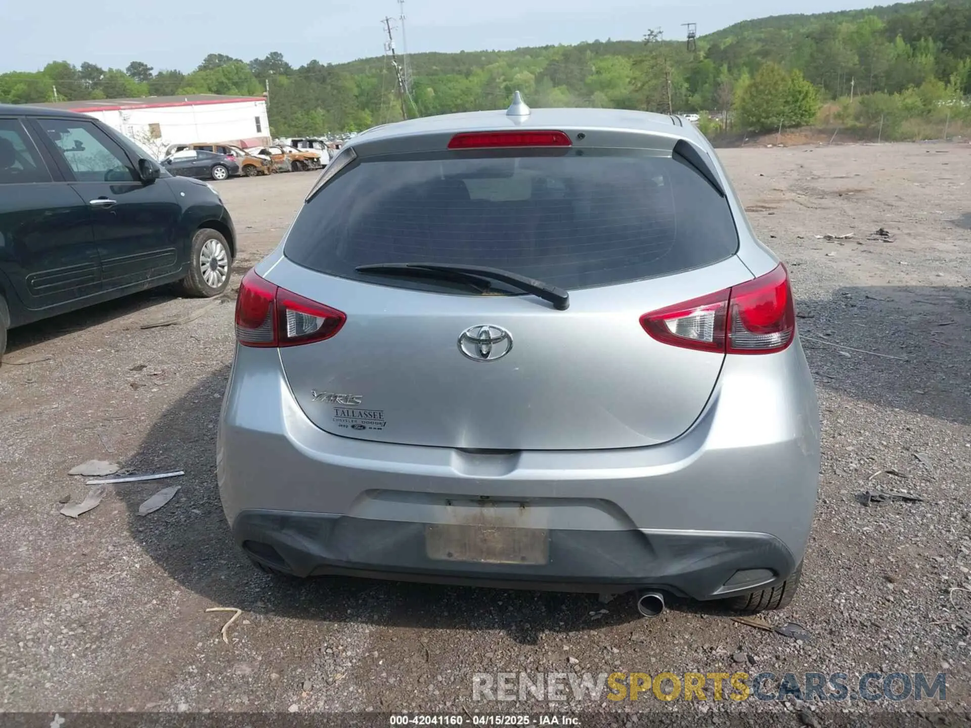 16 Photograph of a damaged car 3MYDLBJV3LY709015 TOYOTA YARIS 2020