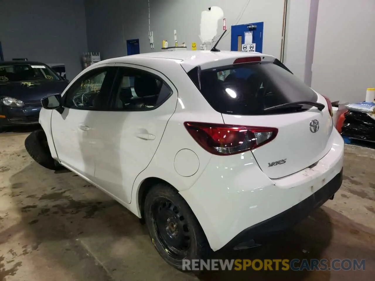 3 Photograph of a damaged car 3MYDLBJV3LY712724 TOYOTA YARIS 2020