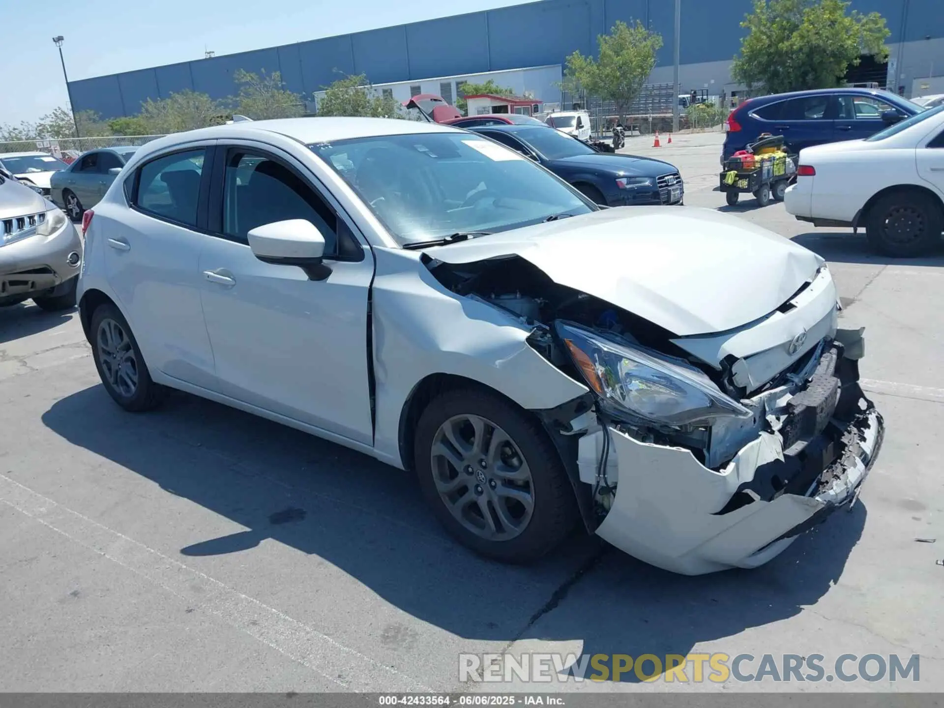 1 Photograph of a damaged car 3MYDLBJV5LY704110 TOYOTA YARIS 2020