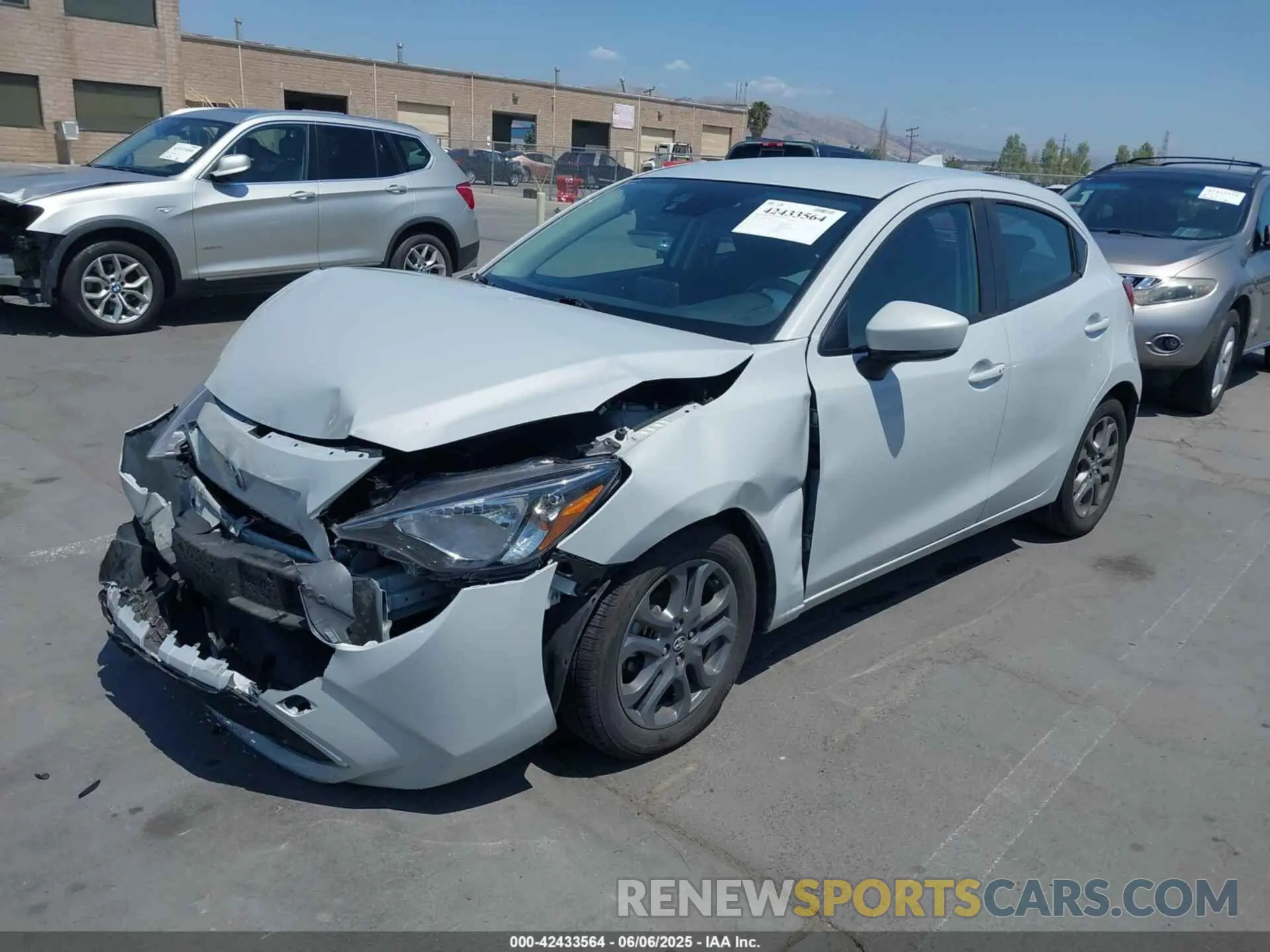 2 Photograph of a damaged car 3MYDLBJV5LY704110 TOYOTA YARIS 2020