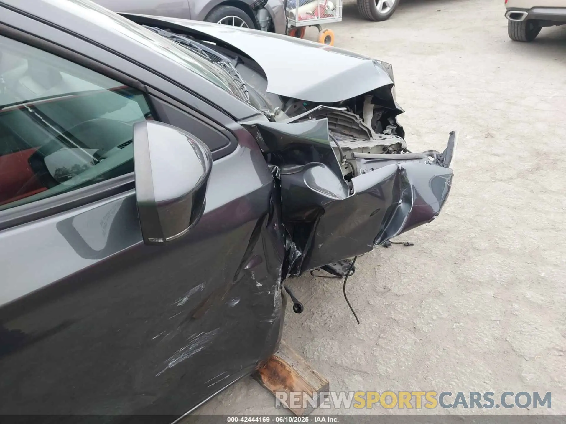 6 Photograph of a damaged car 3MYDLBJV5LY704527 TOYOTA YARIS 2020