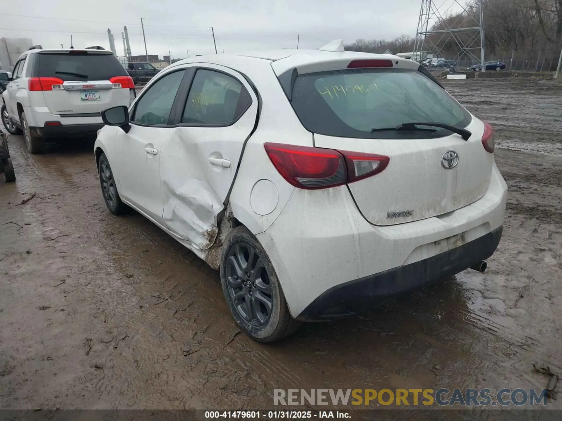 3 Photograph of a damaged car 3MYDLBJV5LY706259 TOYOTA YARIS 2020