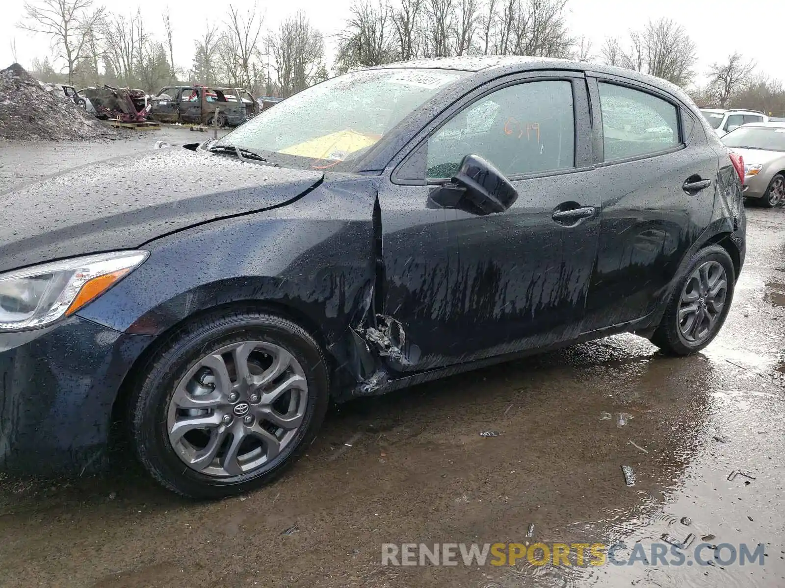 9 Photograph of a damaged car 3MYDLBJV6LY700518 TOYOTA YARIS 2020