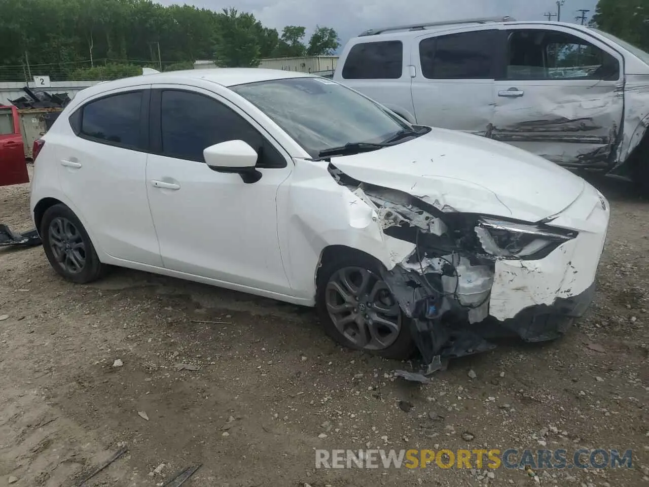 4 Photograph of a damaged car 3MYDLBJV6LY704391 TOYOTA YARIS 2020