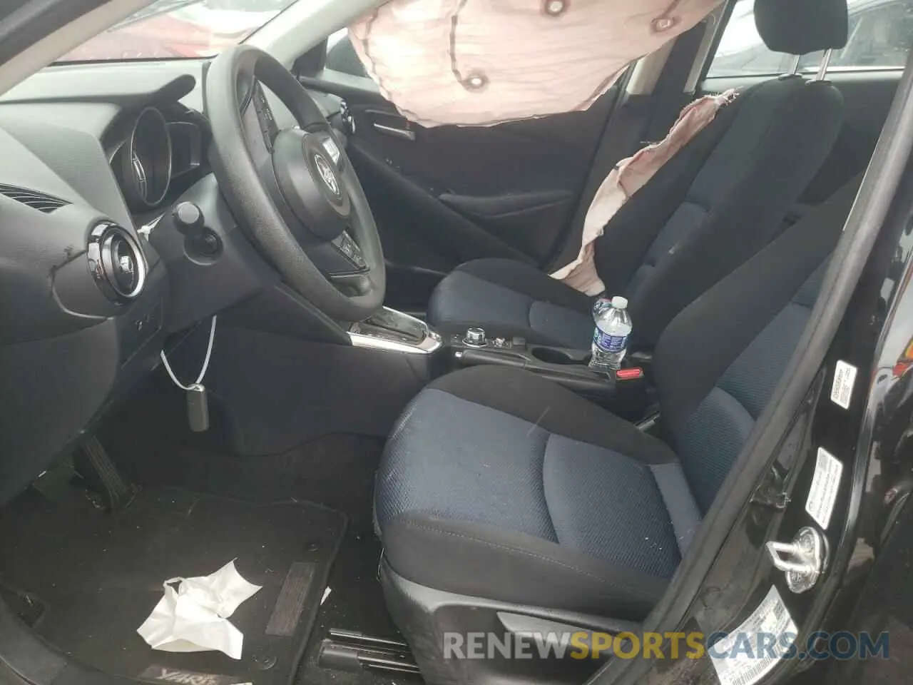 7 Photograph of a damaged car 3MYDLBJV6LY707064 TOYOTA YARIS 2020