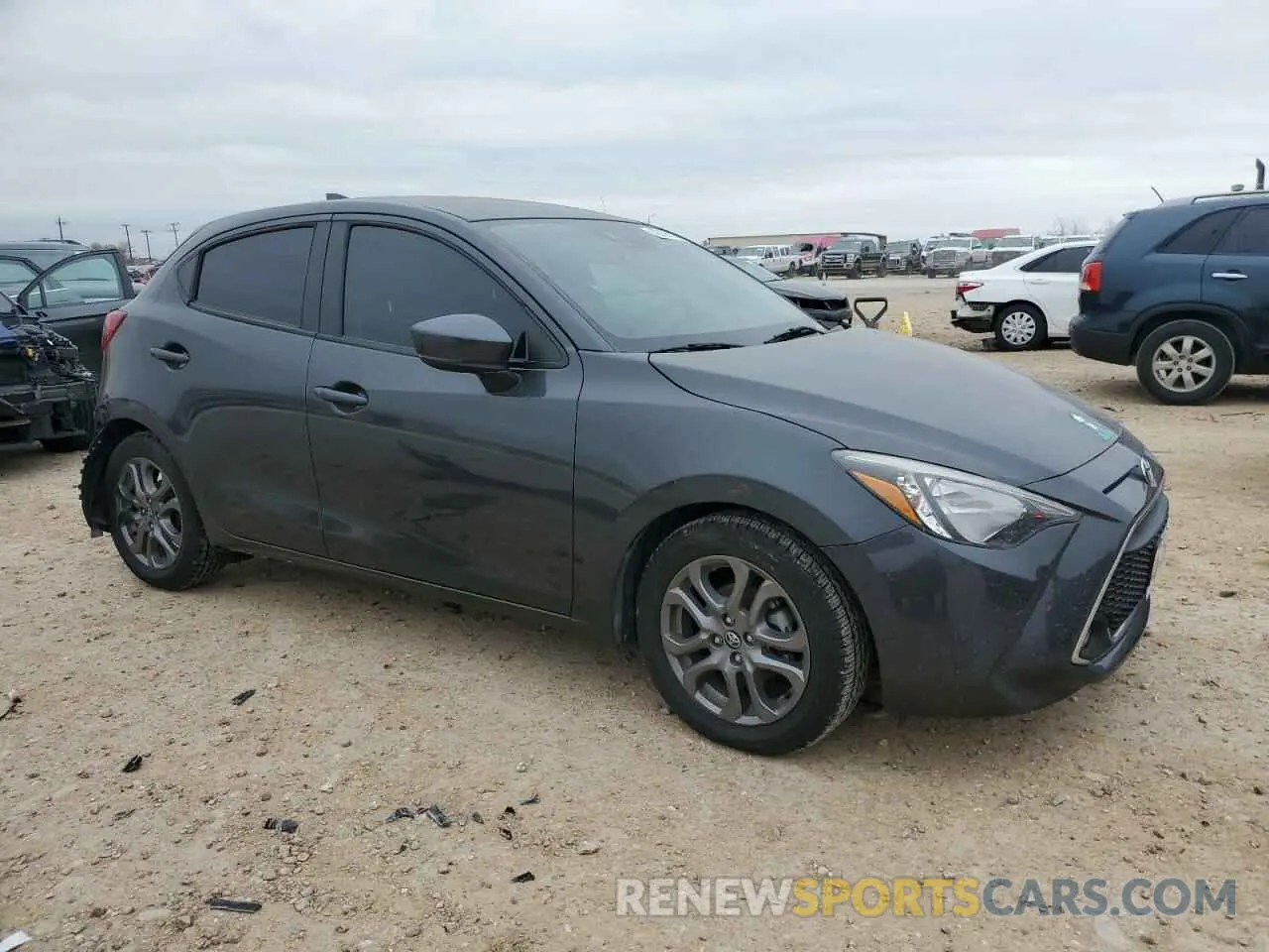 4 Photograph of a damaged car 3MYDLBJV6LY716346 TOYOTA YARIS 2020