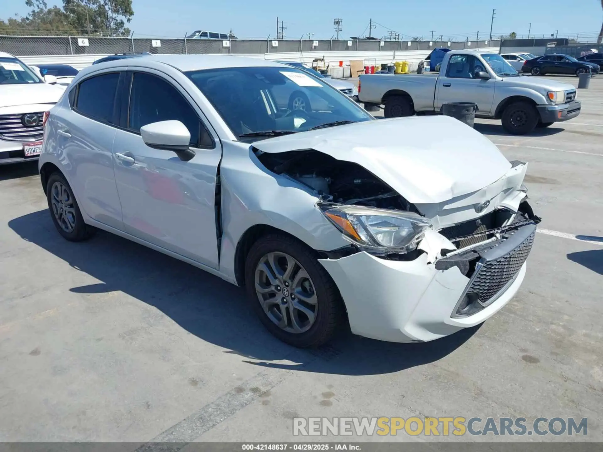 1 Photograph of a damaged car 3MYDLBJV7LY703122 TOYOTA YARIS 2020