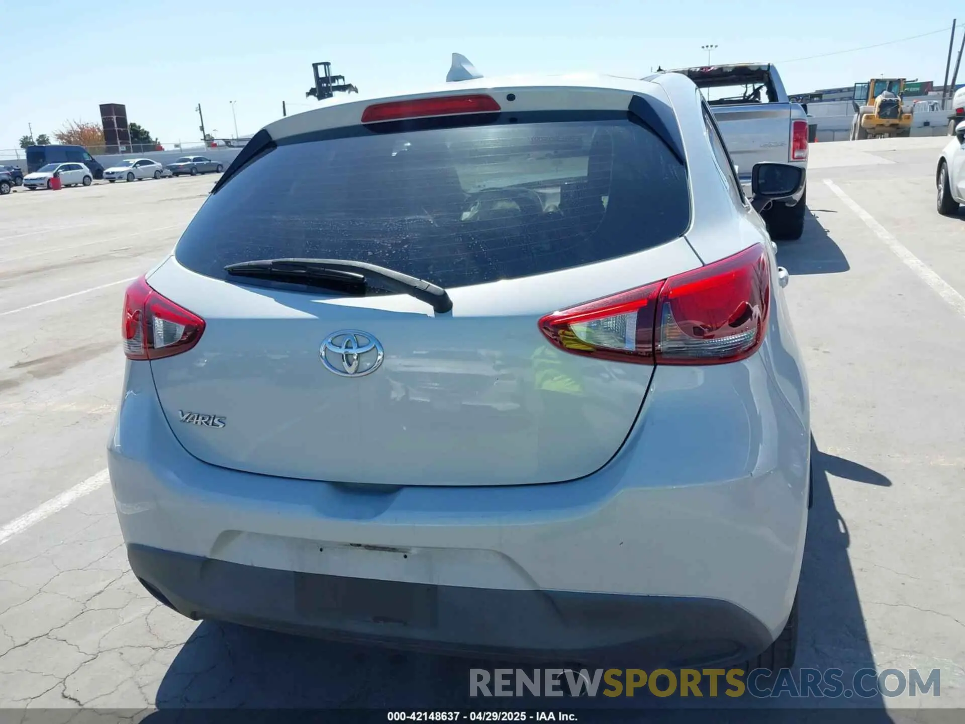 15 Photograph of a damaged car 3MYDLBJV7LY703122 TOYOTA YARIS 2020