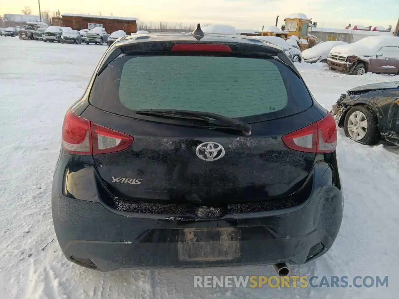 6 Photograph of a damaged car 3MYDLBJV8LY702562 TOYOTA YARIS 2020