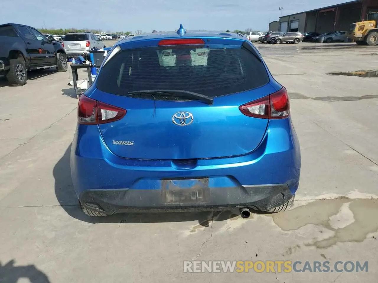 6 Photograph of a damaged car 3MYDLBJV8LY703825 TOYOTA YARIS 2020