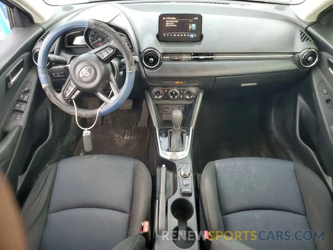 8 Photograph of a damaged car 3MYDLBJV8LY703825 TOYOTA YARIS 2020