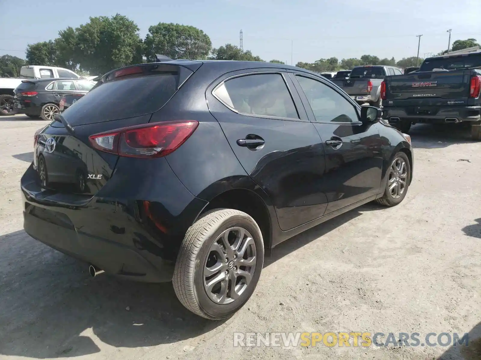 4 Photograph of a damaged car 3MYDLBJV8LY705848 TOYOTA YARIS 2020