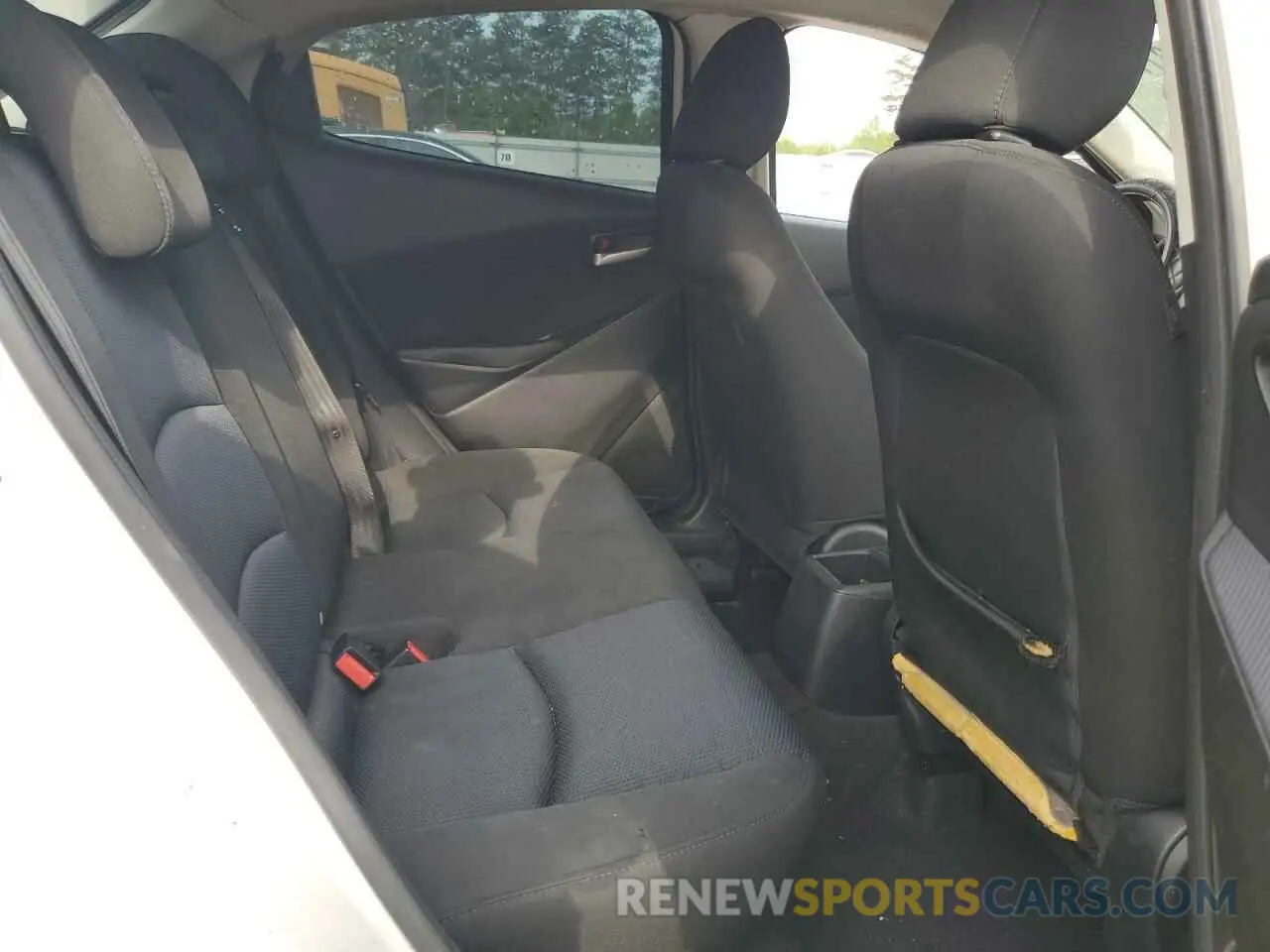 10 Photograph of a damaged car 3MYDLBJVXLY700151 TOYOTA YARIS 2020