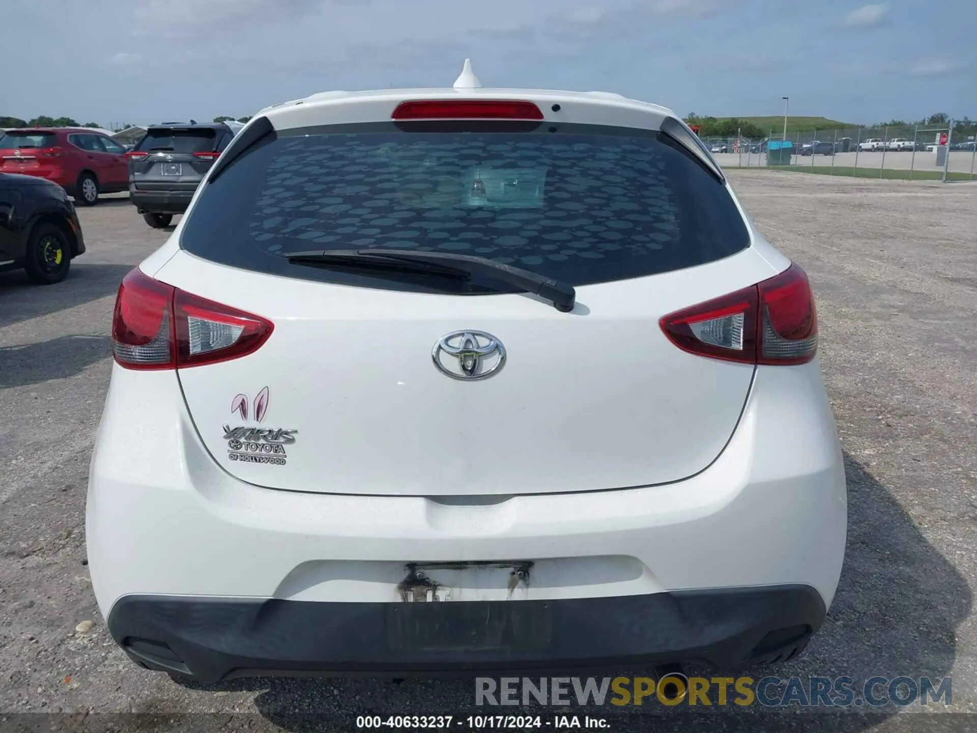 16 Photograph of a damaged car 3MYDLBJVXLY703650 TOYOTA YARIS 2020