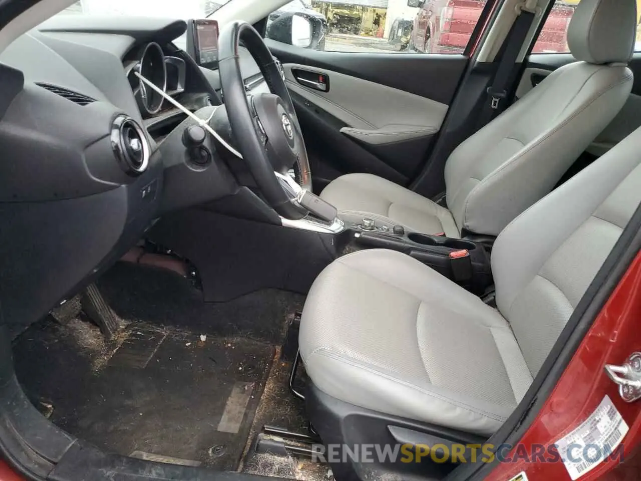 7 Photograph of a damaged car 3MYDLBJVXLY706919 TOYOTA YARIS 2020