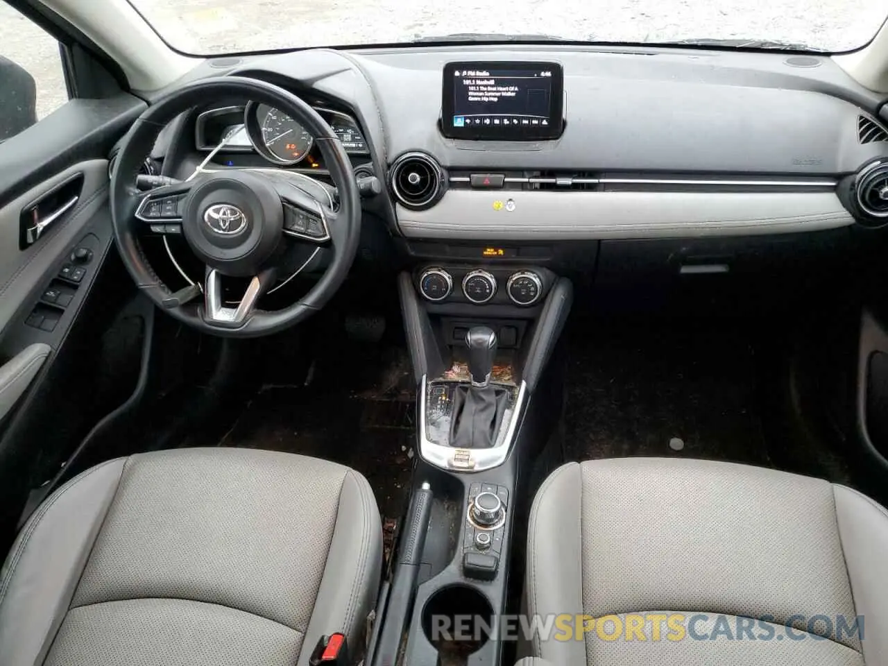 8 Photograph of a damaged car 3MYDLBJVXLY706919 TOYOTA YARIS 2020