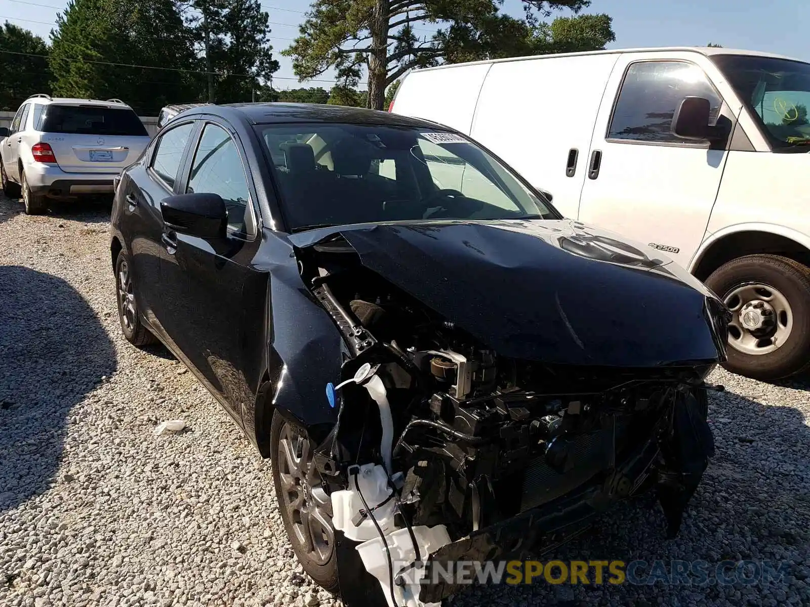 1 Photograph of a damaged car 3MYDLBYV1LY708712 TOYOTA YARIS 2020