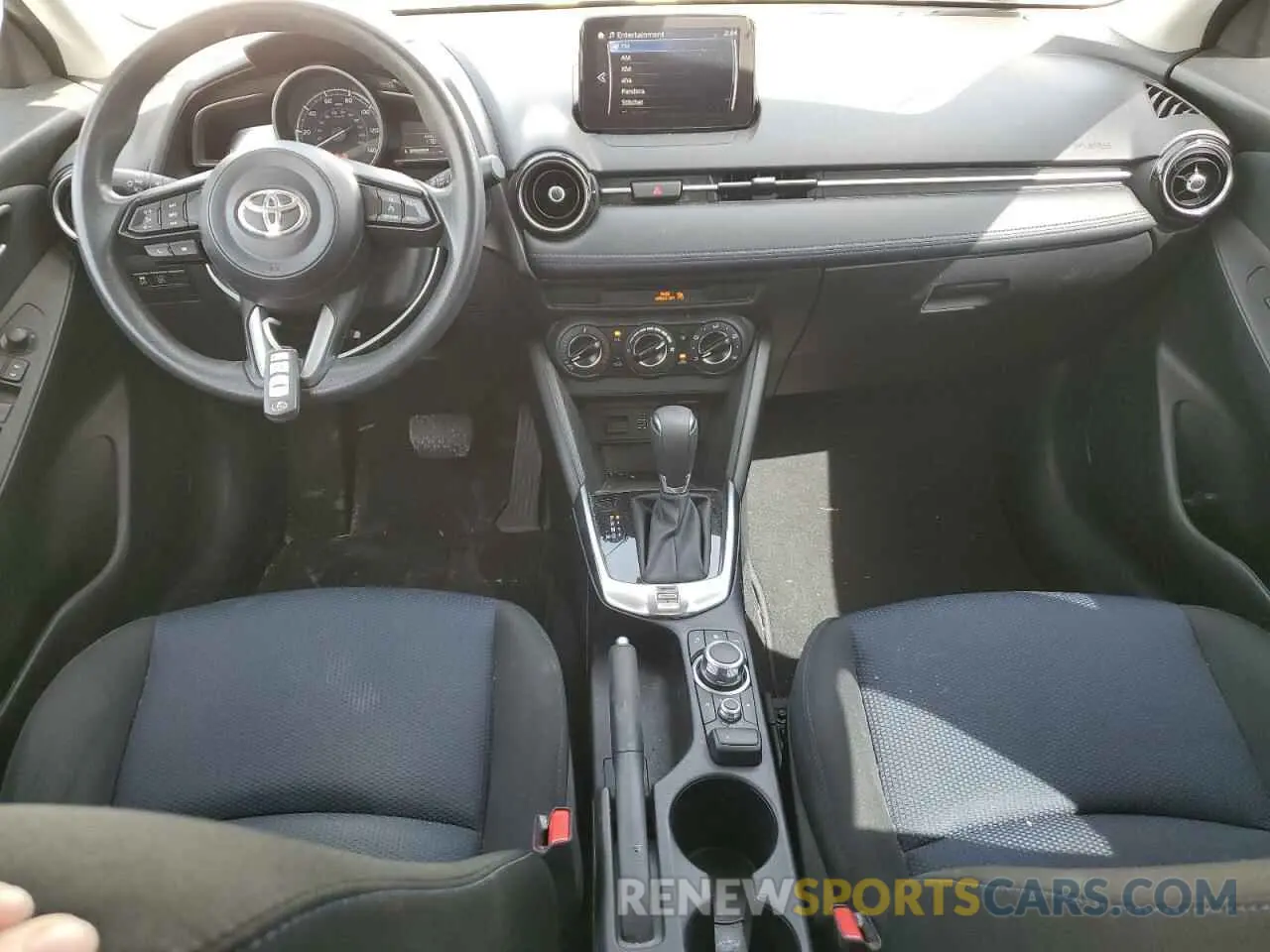 8 Photograph of a damaged car 3MYDLBYV1LY716776 TOYOTA YARIS 2020