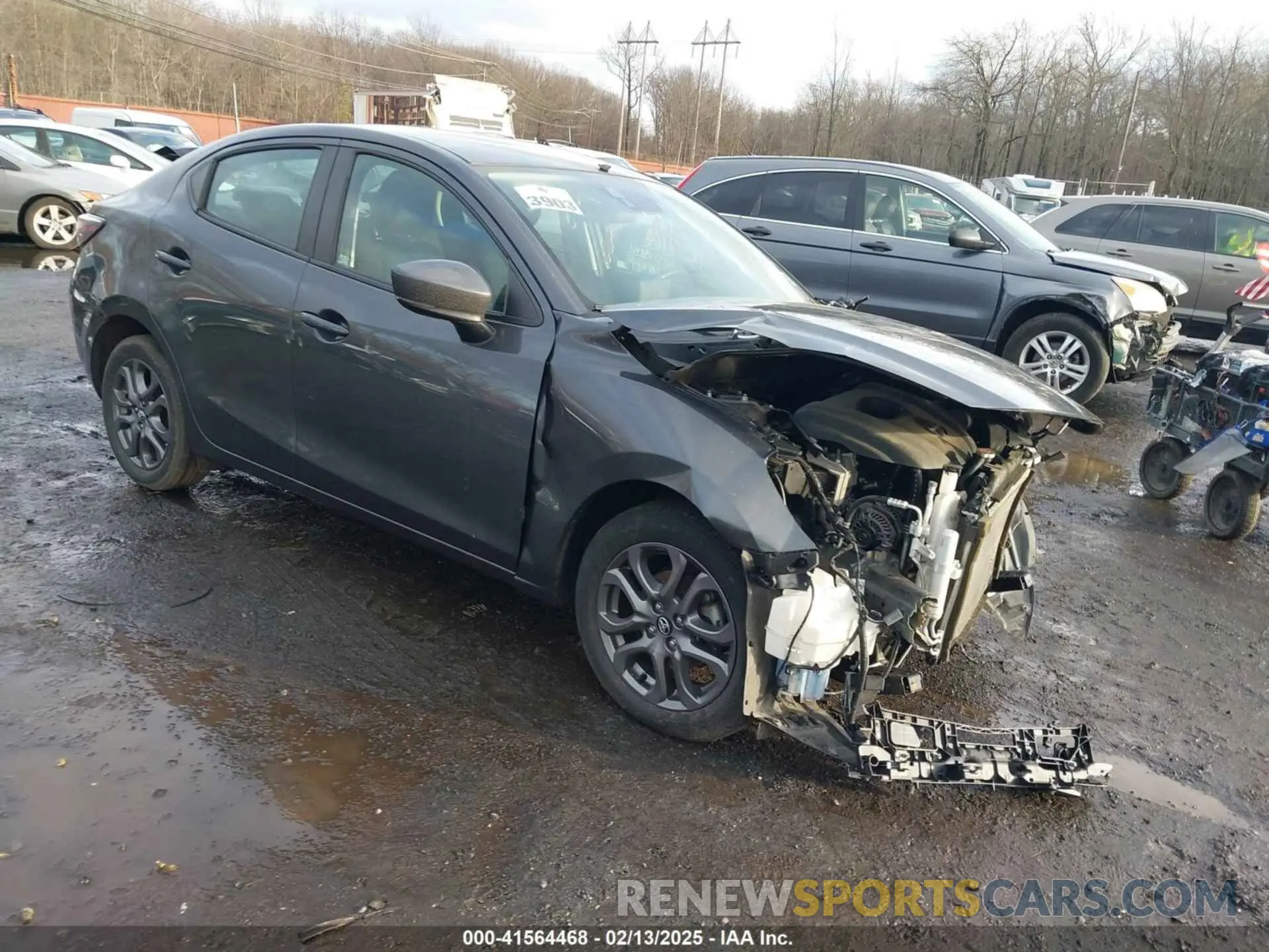 1 Photograph of a damaged car 3MYDLBYV2LY712168 TOYOTA YARIS 2020