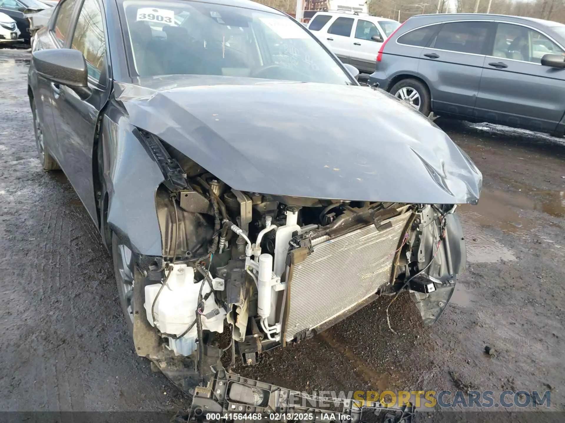 17 Photograph of a damaged car 3MYDLBYV2LY712168 TOYOTA YARIS 2020