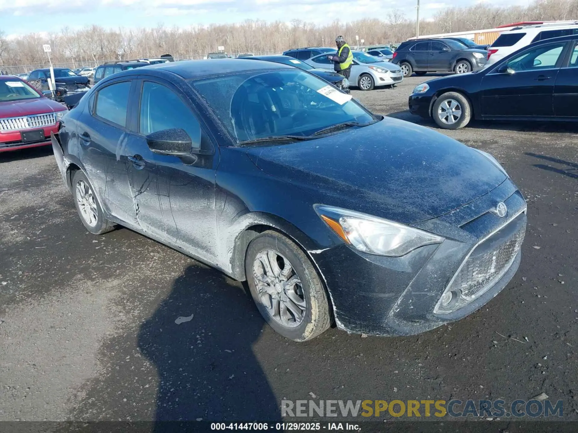 1 Photograph of a damaged car 3MYDLBYV7LY712120 TOYOTA YARIS 2020
