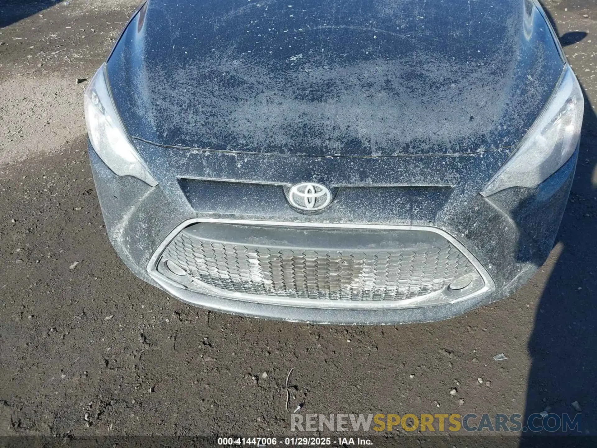 12 Photograph of a damaged car 3MYDLBYV7LY712120 TOYOTA YARIS 2020