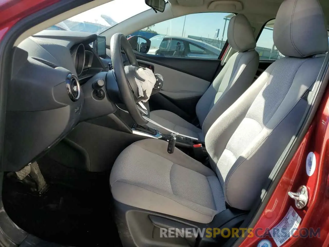 7 Photograph of a damaged car 3MYDLBYV9LY716430 TOYOTA YARIS 2020