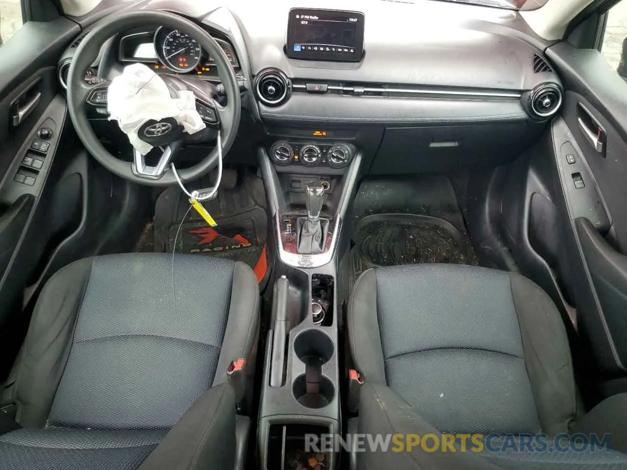 8 Photograph of a damaged car 3MYDLBYVXLY708840 TOYOTA YARIS 2020