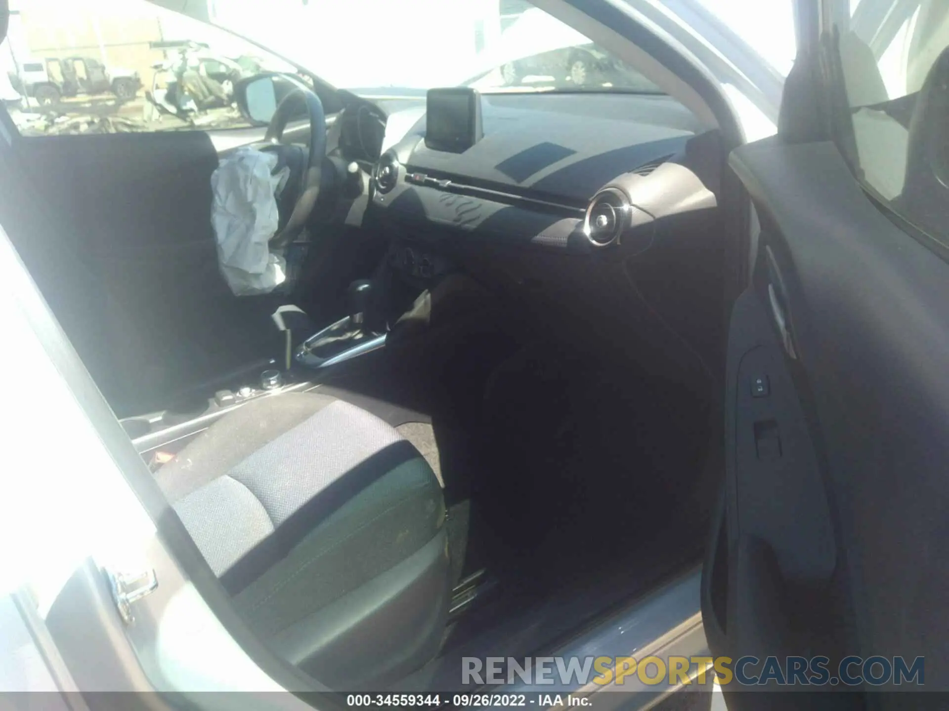 5 Photograph of a damaged car 3MYDLBJV3LY703862 TOYOTA YARIS HATCHBACK 2020