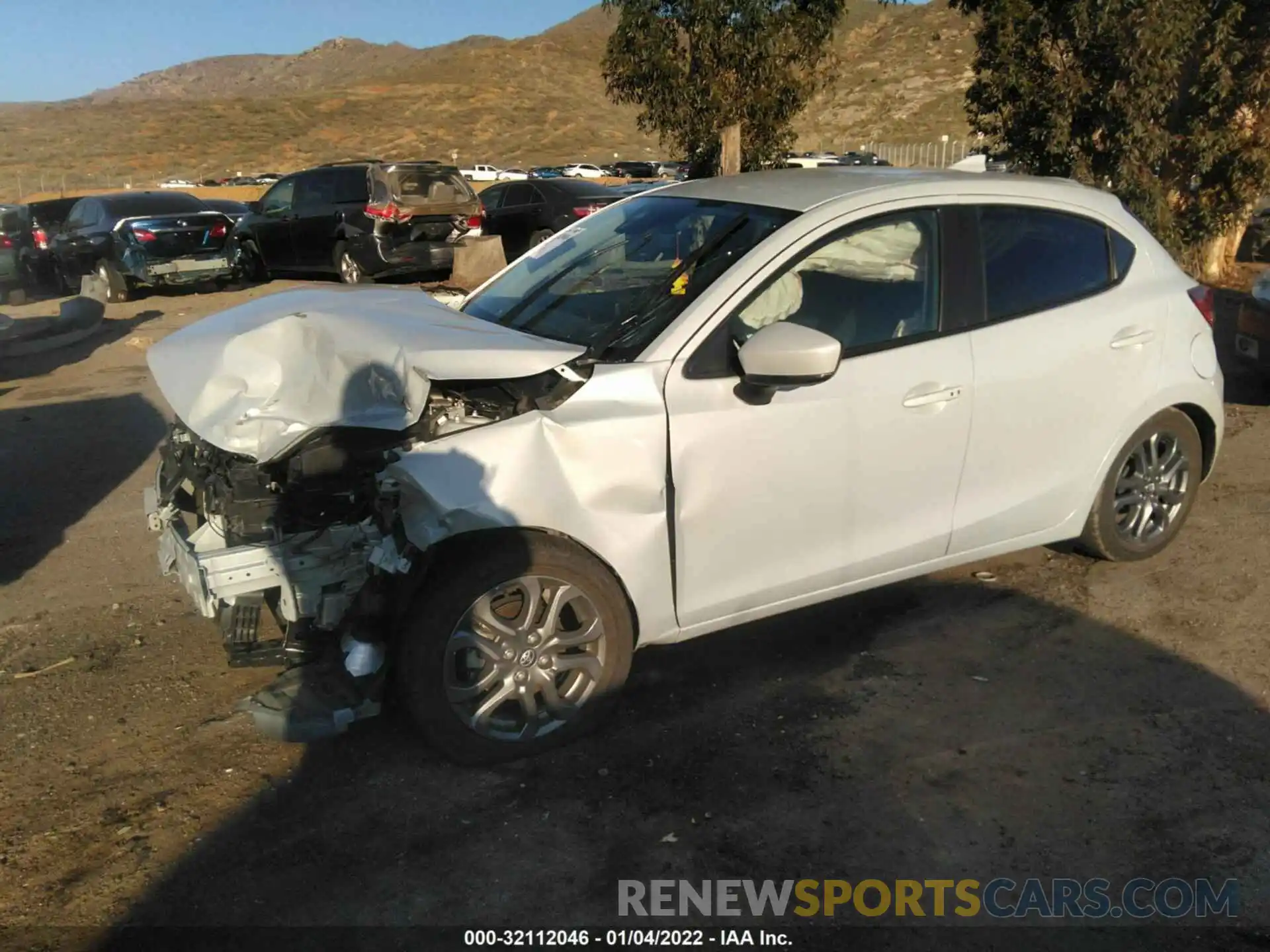 2 Photograph of a damaged car 3MYDLBJV3LY704719 TOYOTA YARIS HATCHBACK 2020