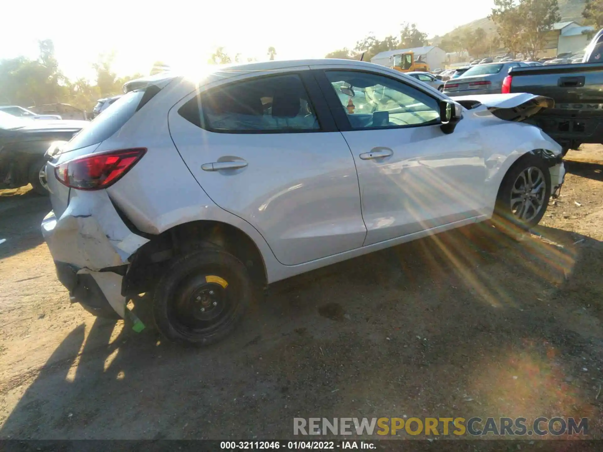 4 Photograph of a damaged car 3MYDLBJV3LY704719 TOYOTA YARIS HATCHBACK 2020