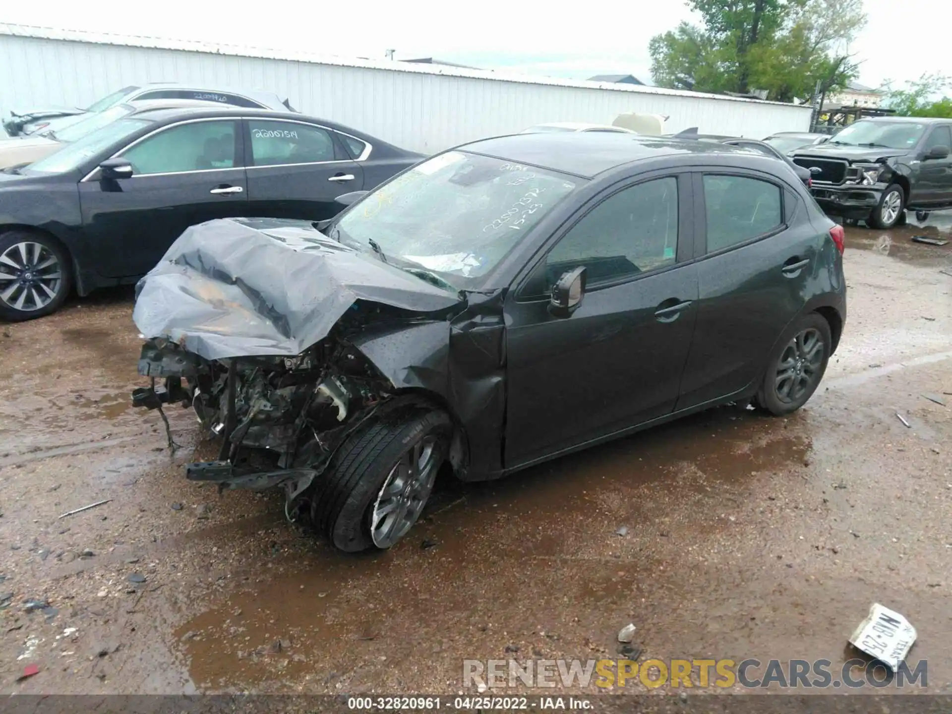 2 Photograph of a damaged car 3MYDLBJV5LY701921 TOYOTA YARIS HATCHBACK 2020