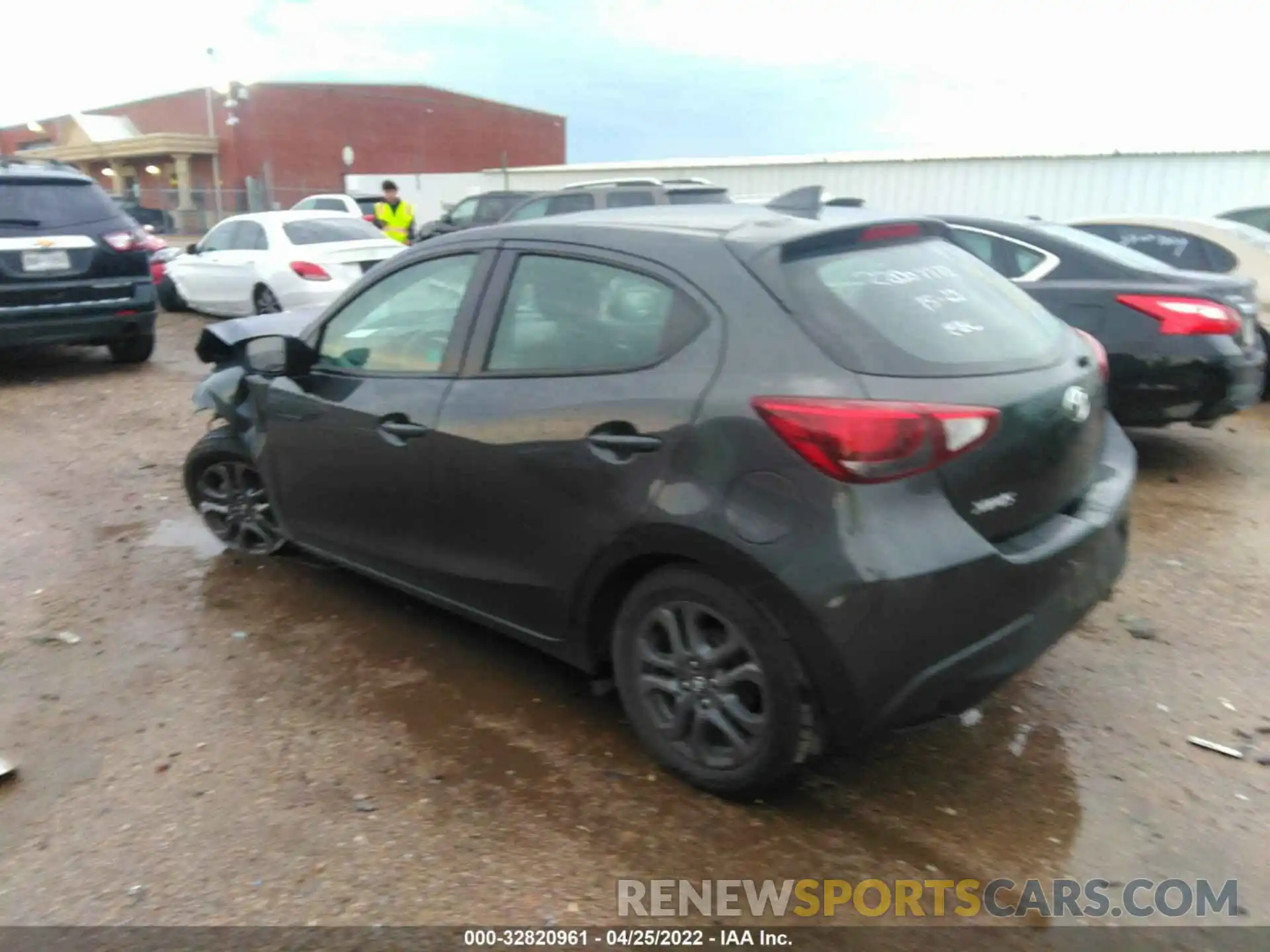 3 Photograph of a damaged car 3MYDLBJV5LY701921 TOYOTA YARIS HATCHBACK 2020