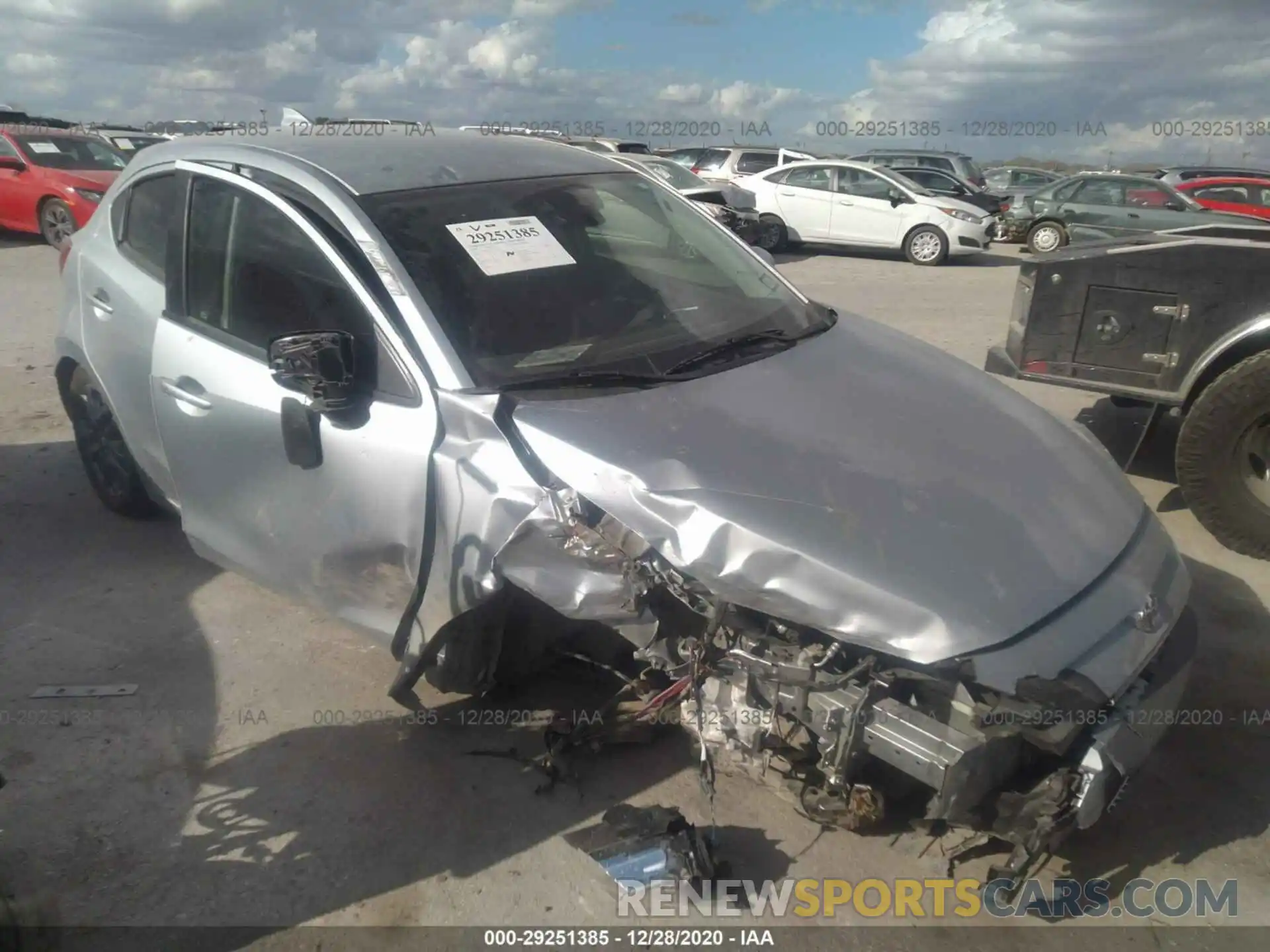 1 Photograph of a damaged car 3MYDLBJV6LY703502 TOYOTA YARIS HATCHBACK 2020