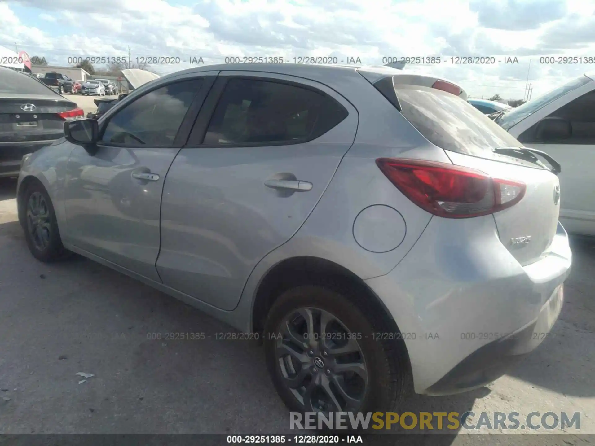 3 Photograph of a damaged car 3MYDLBJV6LY703502 TOYOTA YARIS HATCHBACK 2020