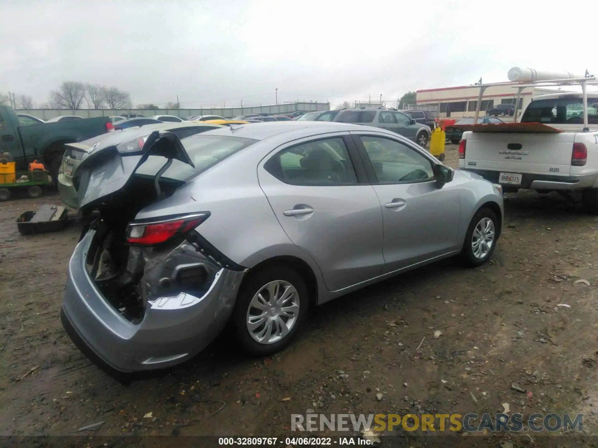 4 Photograph of a damaged car 3MYDLBYV0KY526143 TOYOTA YARIS SEDAN 2019