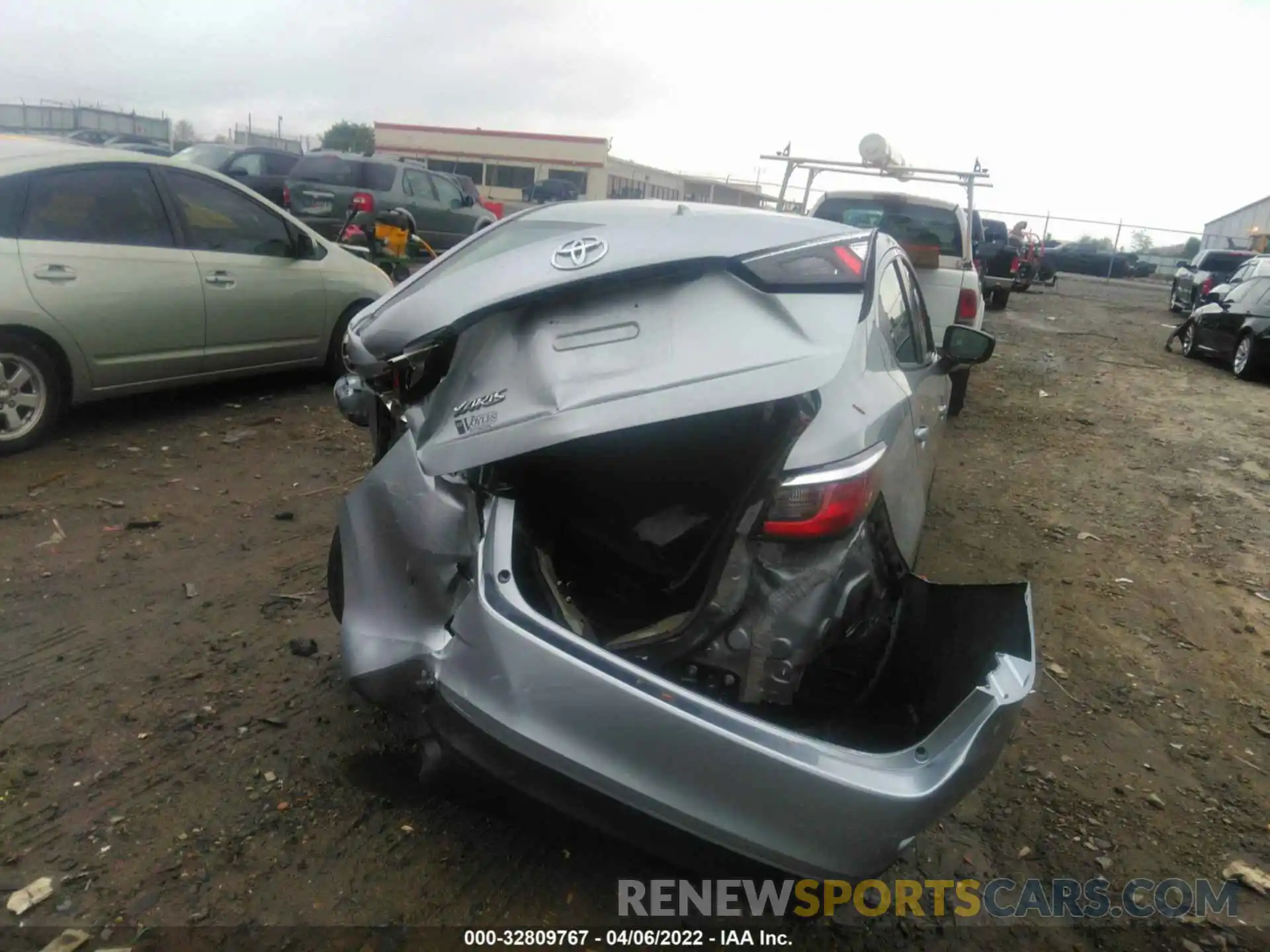 6 Photograph of a damaged car 3MYDLBYV0KY526143 TOYOTA YARIS SEDAN 2019