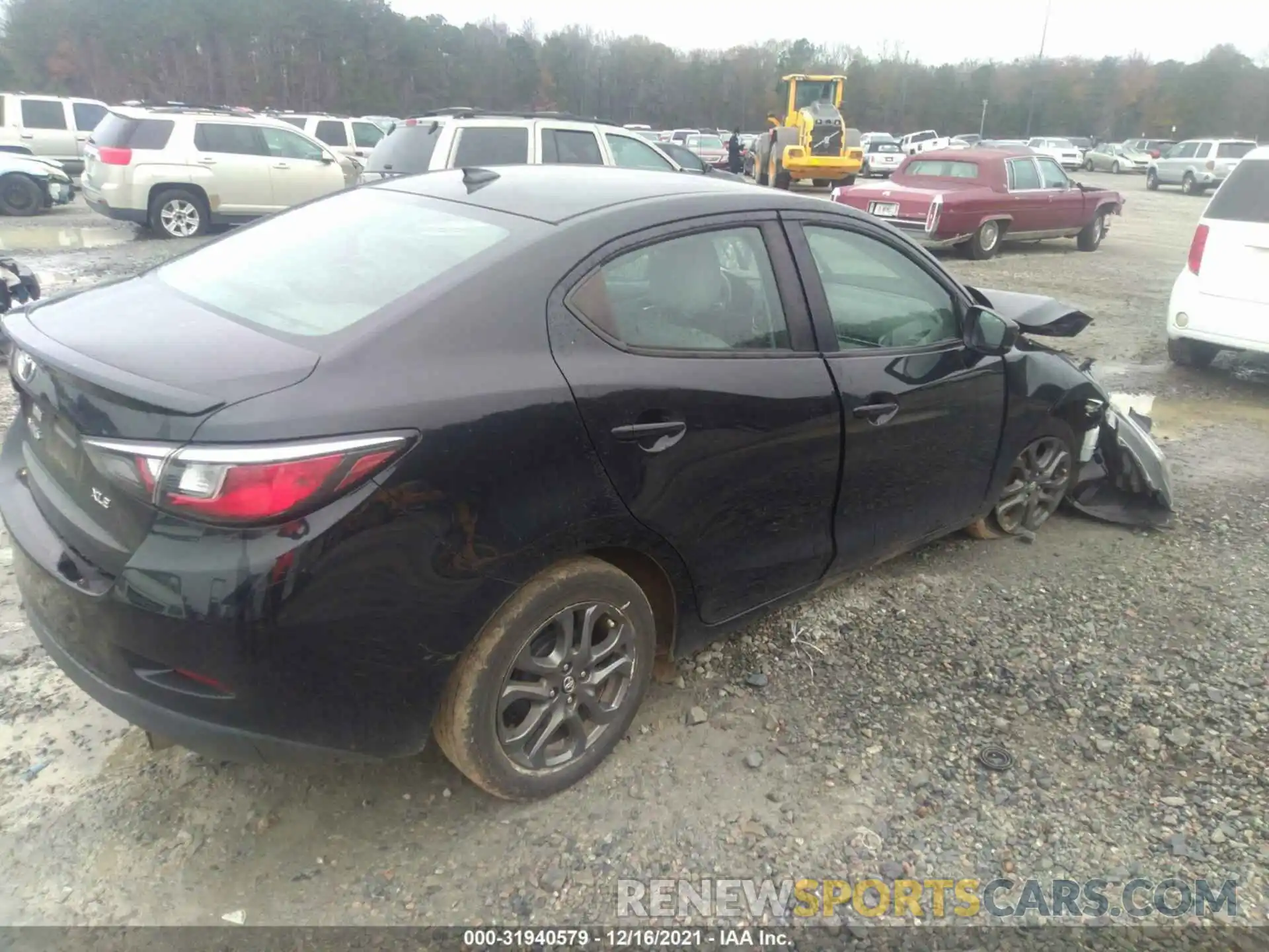 4 Photograph of a damaged car 3MYDLBYV4KY500581 TOYOTA YARIS SEDAN 2019