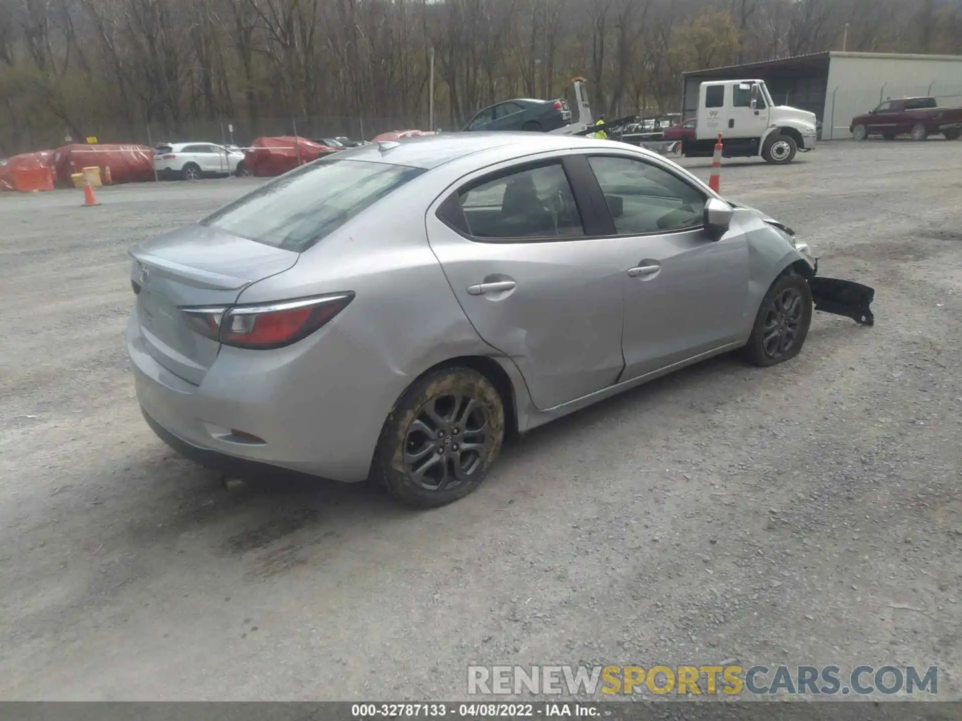 4 Photograph of a damaged car 3MYDLBYV4KY513623 TOYOTA YARIS SEDAN 2019