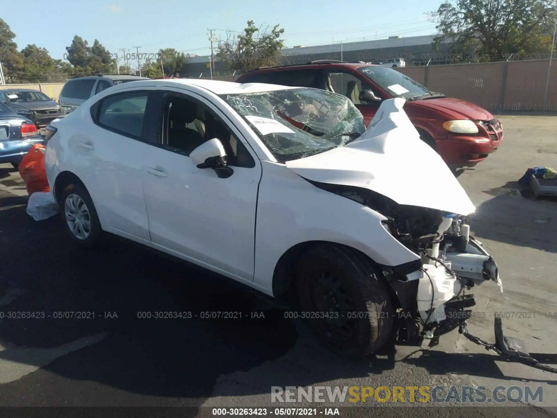 1 Photograph of a damaged car 3MYDLBYV5KY505594 TOYOTA YARIS SEDAN 2019