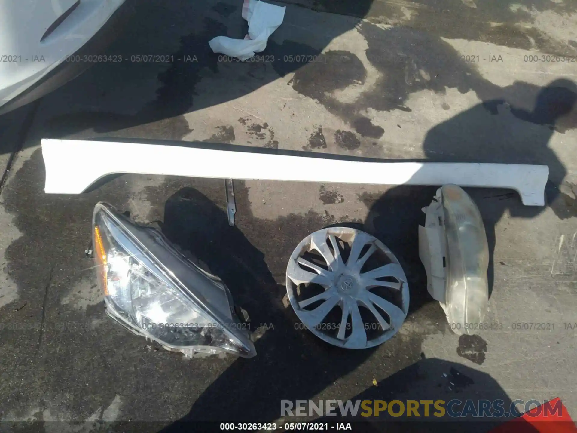 12 Photograph of a damaged car 3MYDLBYV5KY505594 TOYOTA YARIS SEDAN 2019