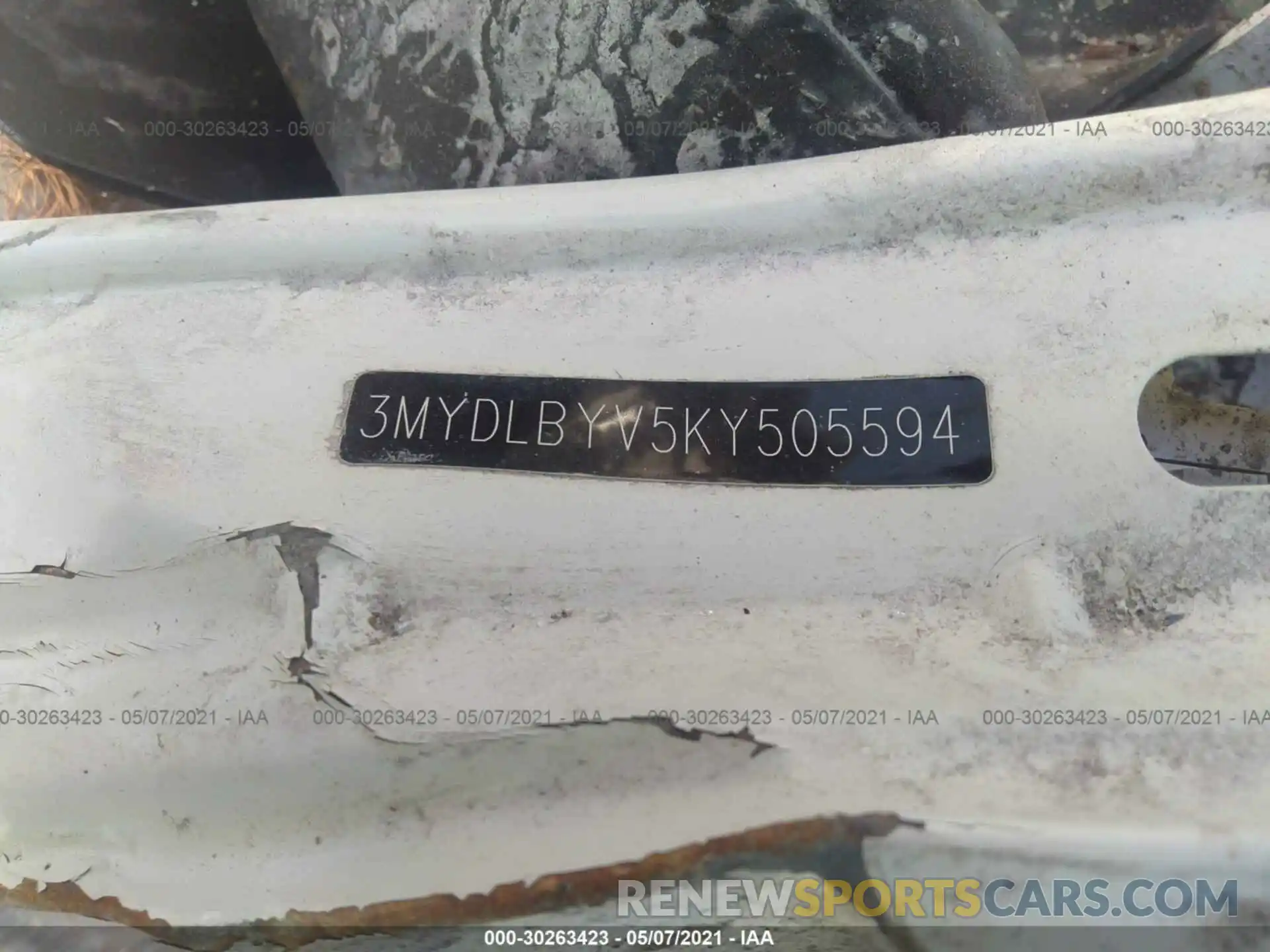 9 Photograph of a damaged car 3MYDLBYV5KY505594 TOYOTA YARIS SEDAN 2019