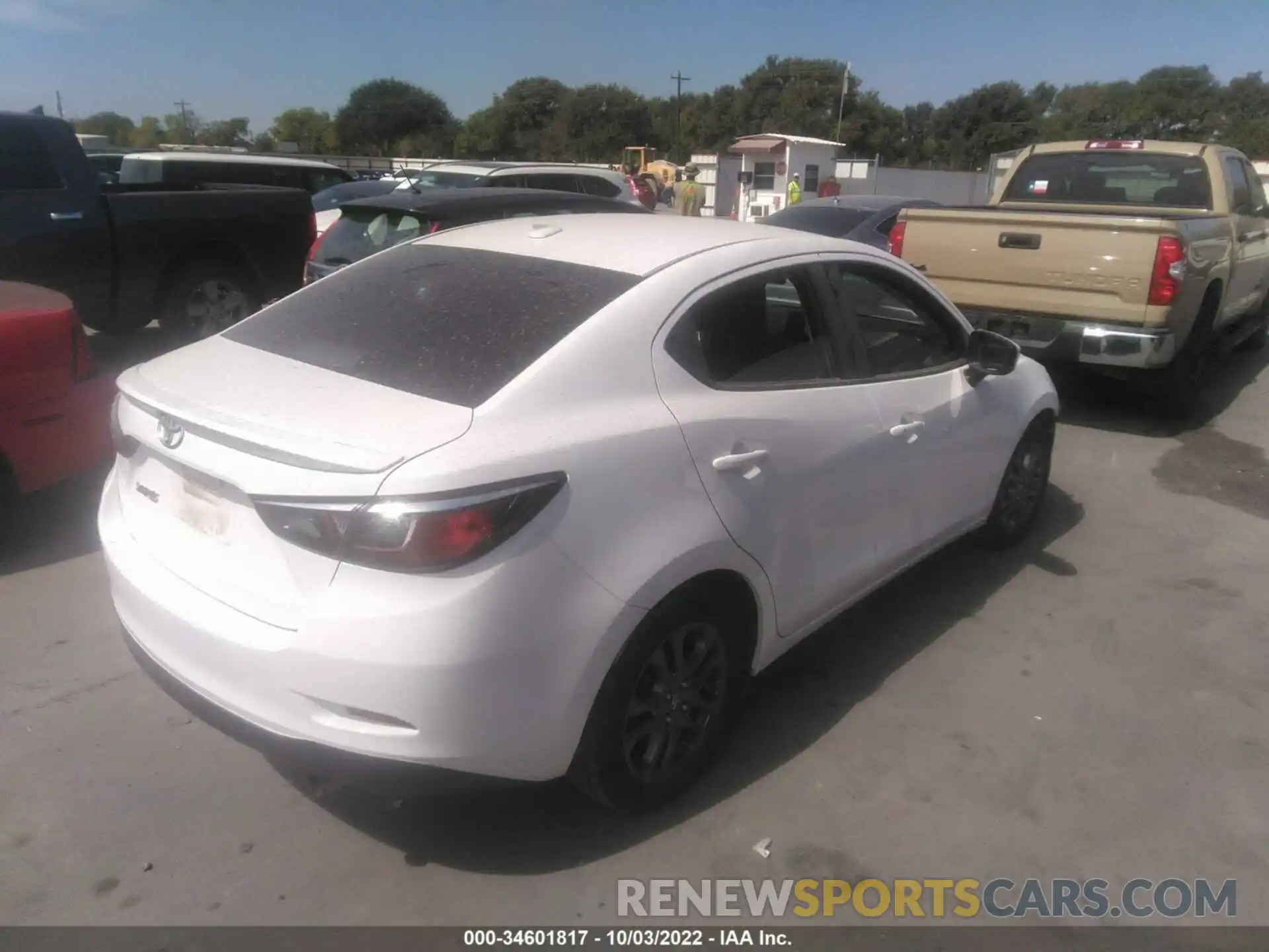 4 Photograph of a damaged car 3MYDLBYV5KY516711 TOYOTA YARIS SEDAN 2019