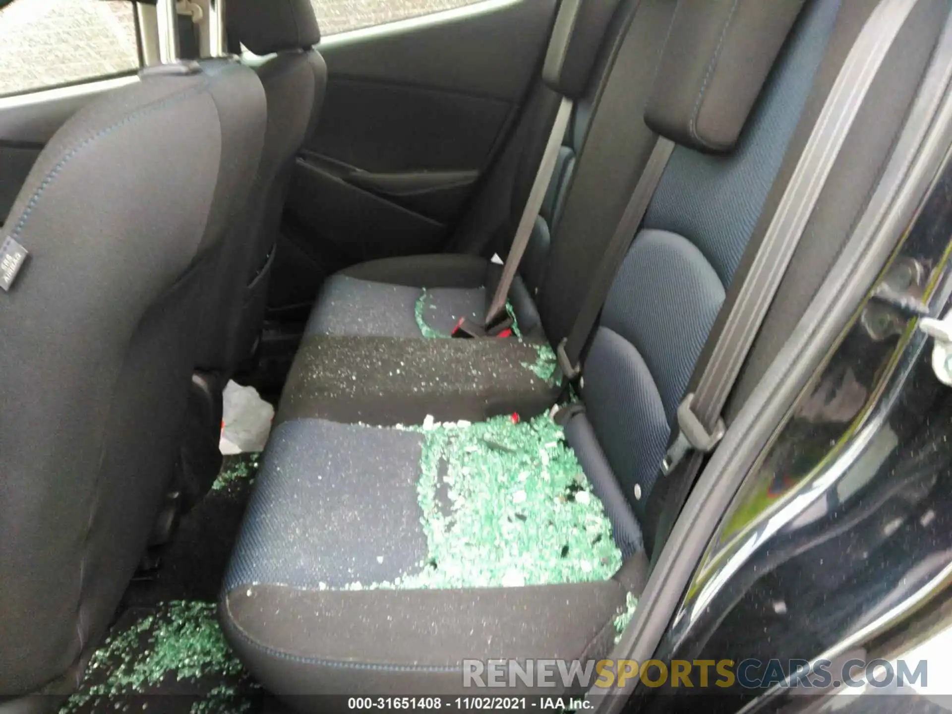 8 Photograph of a damaged car 3MYDLBYV5KY520306 TOYOTA YARIS SEDAN 2019