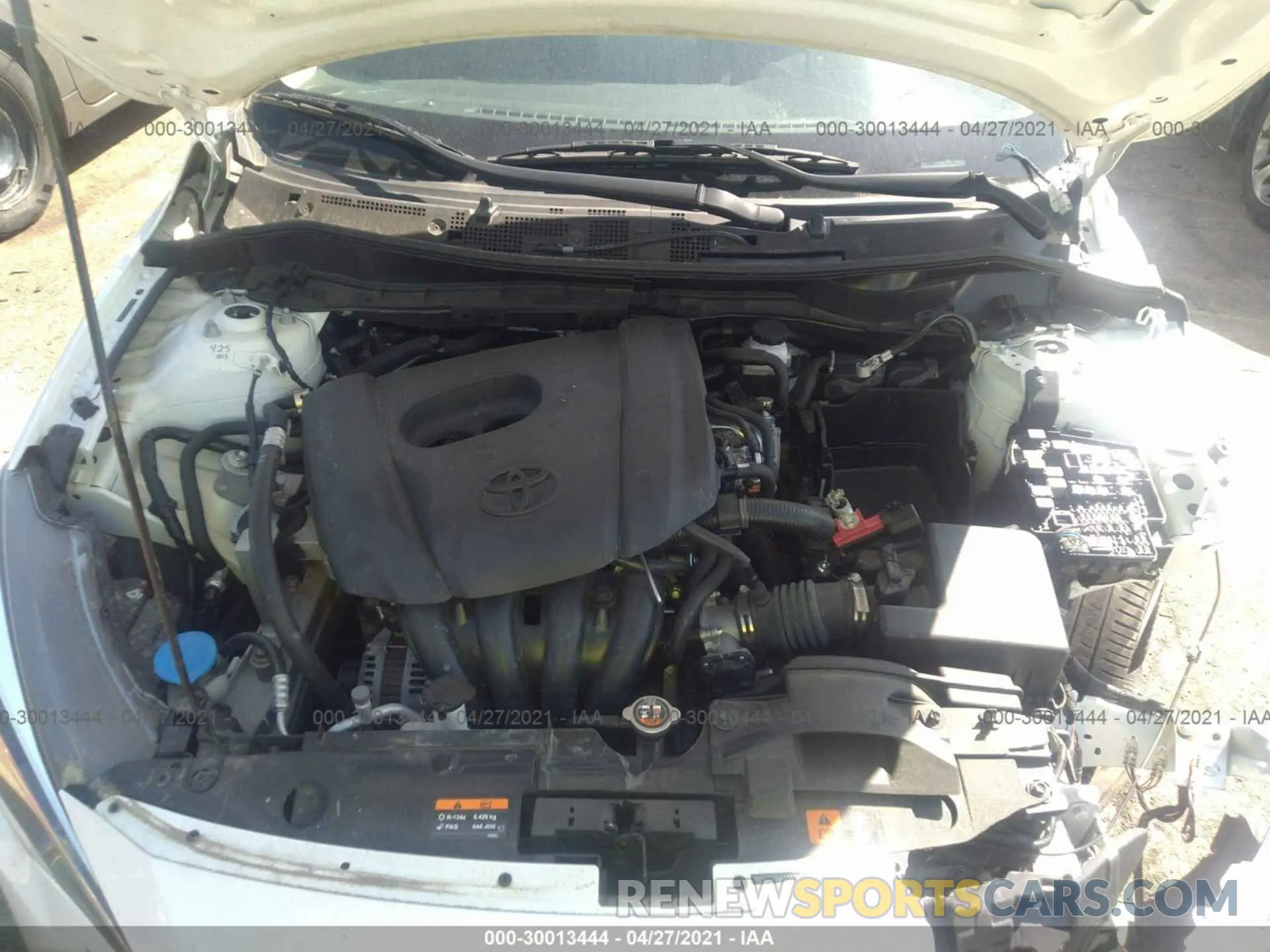10 Photograph of a damaged car 3MYDLBYV5KY527806 TOYOTA YARIS SEDAN 2019