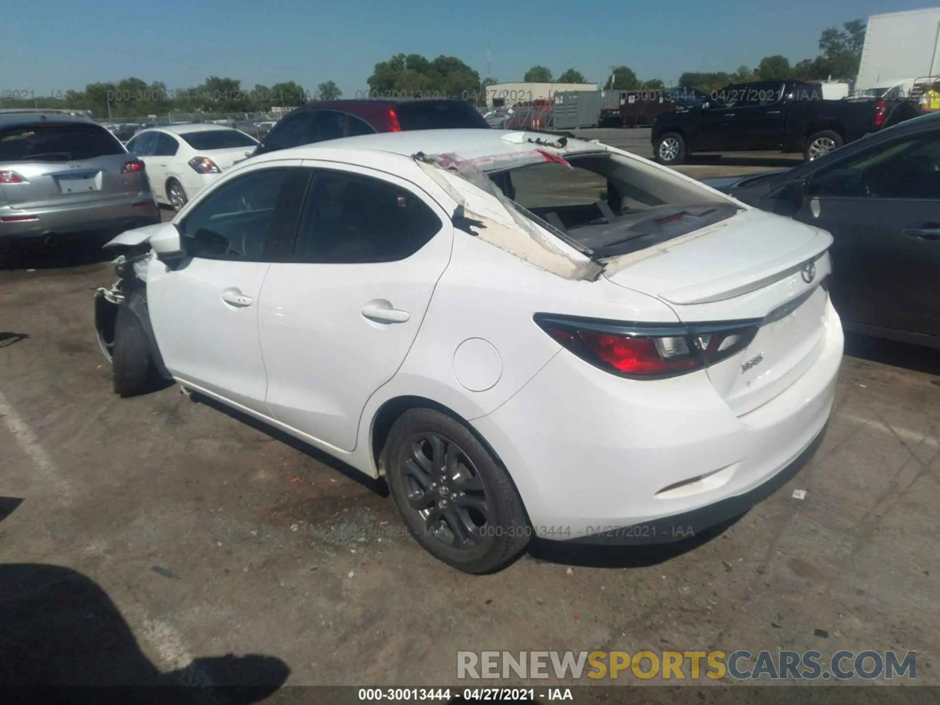 3 Photograph of a damaged car 3MYDLBYV5KY527806 TOYOTA YARIS SEDAN 2019