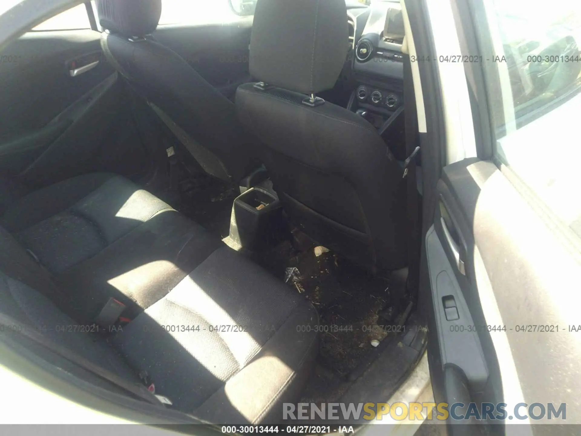 8 Photograph of a damaged car 3MYDLBYV5KY527806 TOYOTA YARIS SEDAN 2019