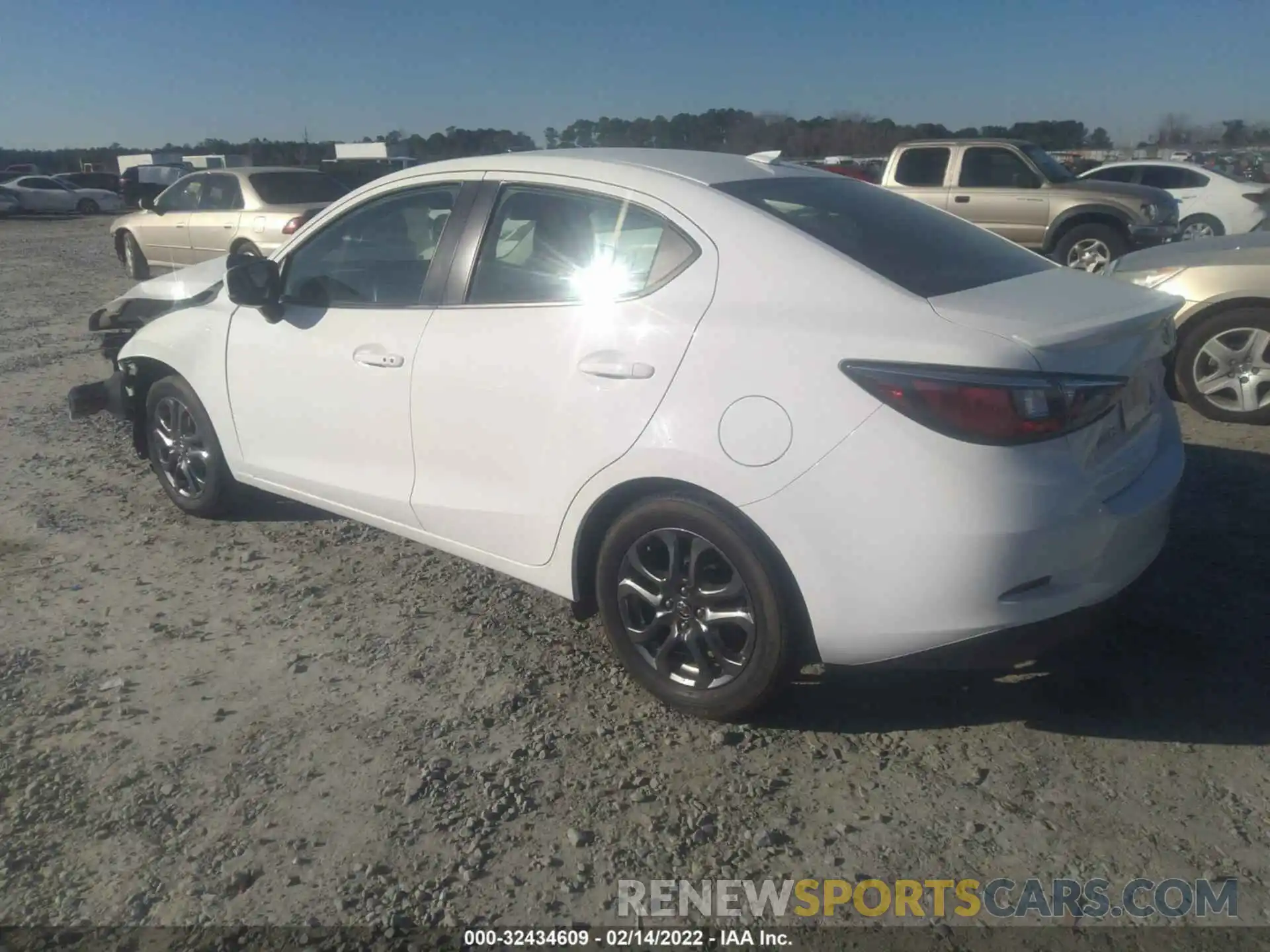 3 Photograph of a damaged car 3MYDLBYV7KY505595 TOYOTA YARIS SEDAN 2019